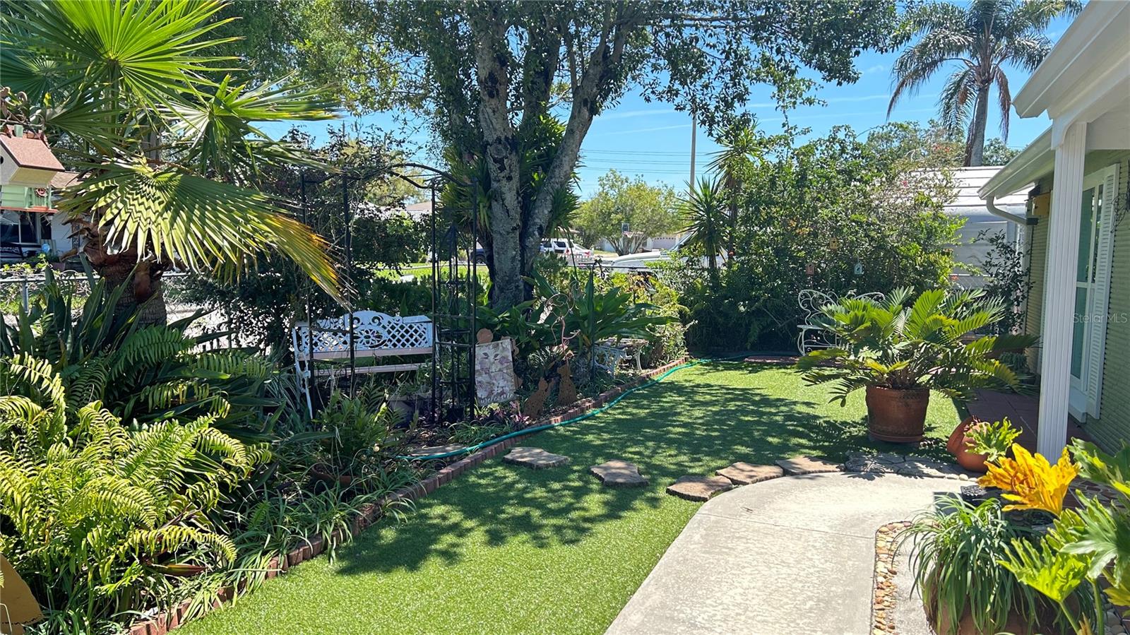 2529 FLINTWOOD DR