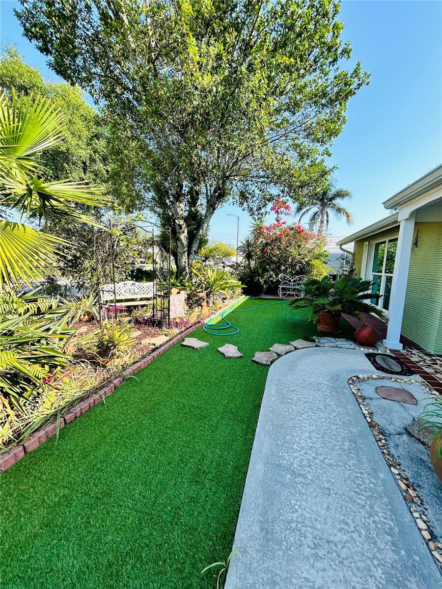 2529 FLINTWOOD DR