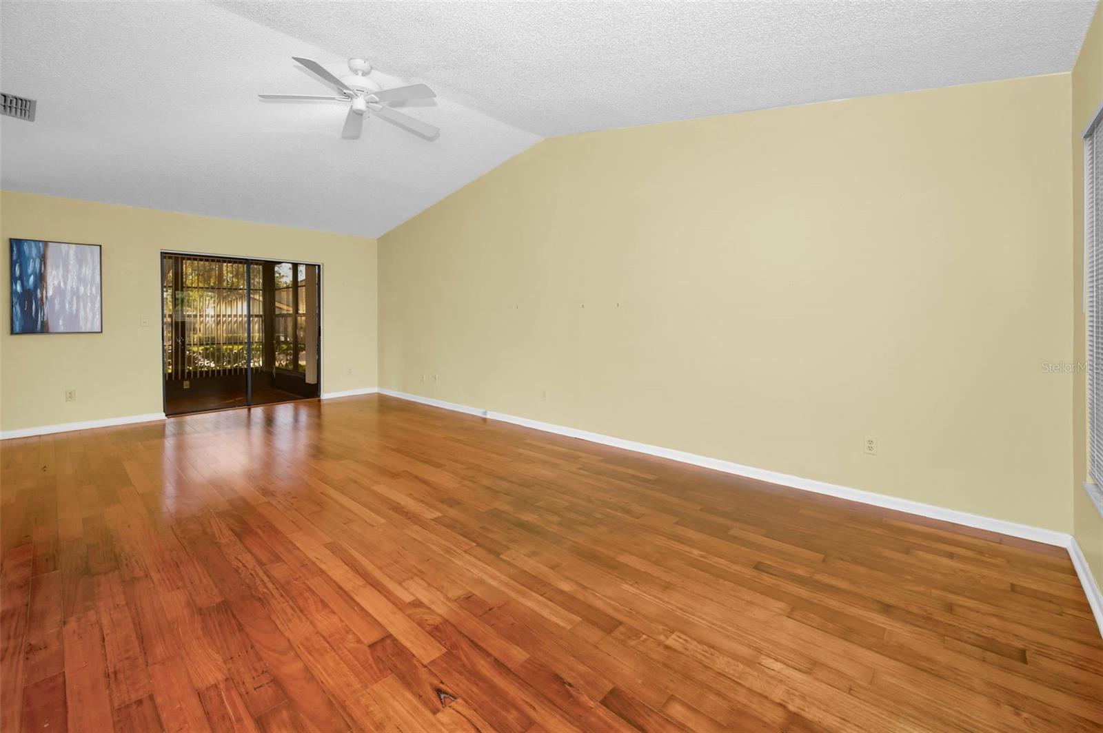 1669 FRY CT