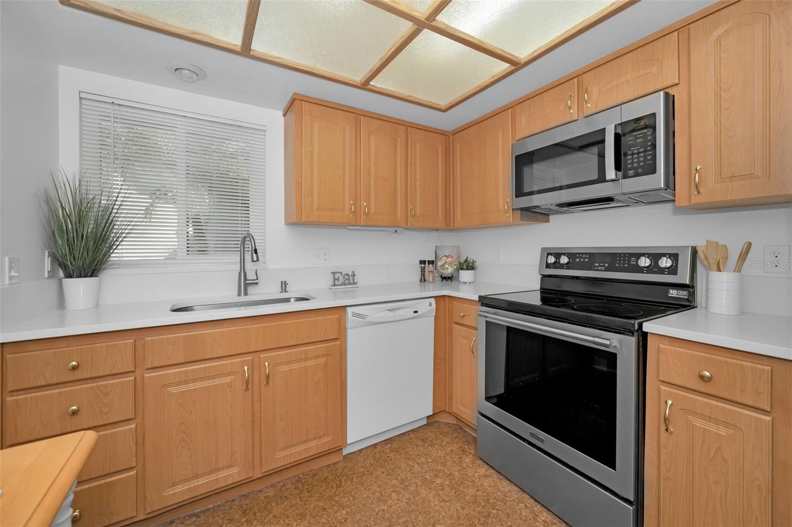 1669 FRY CT