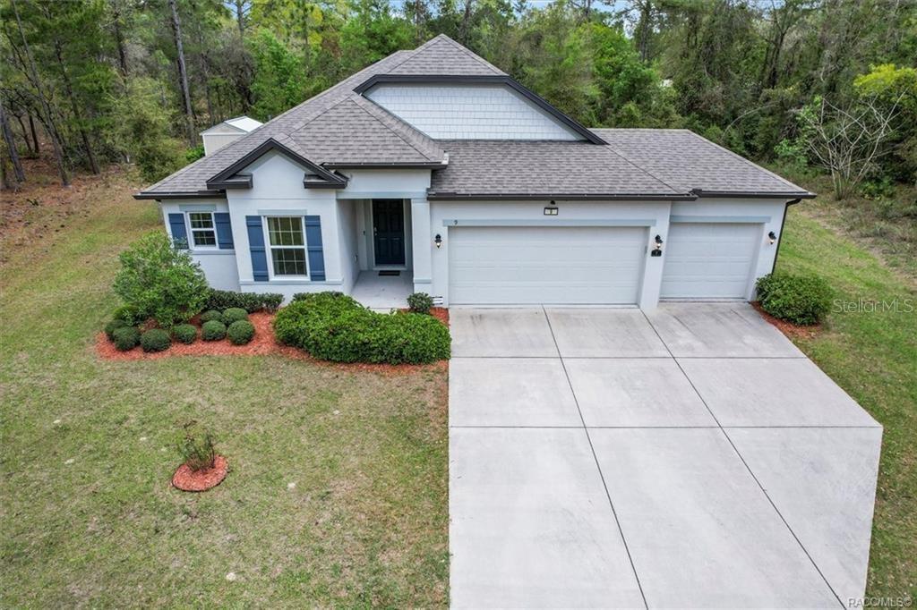 9 HAZELWOOD CT N