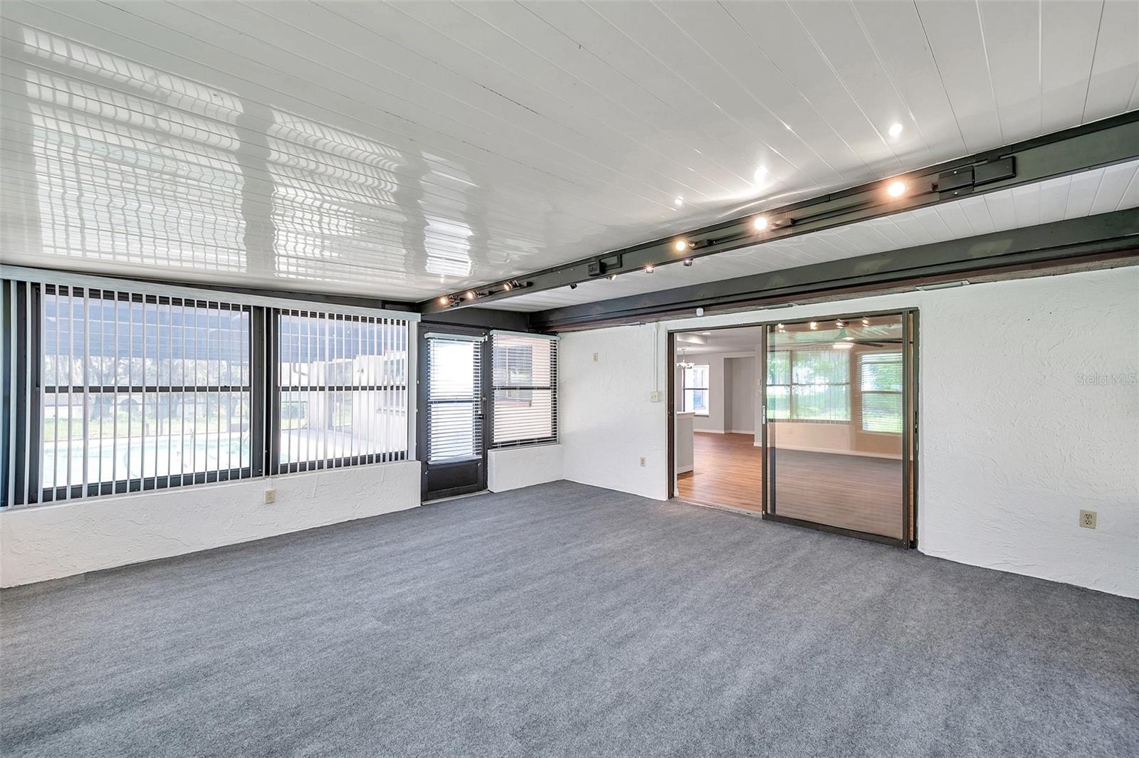186 DAN RIVER DR