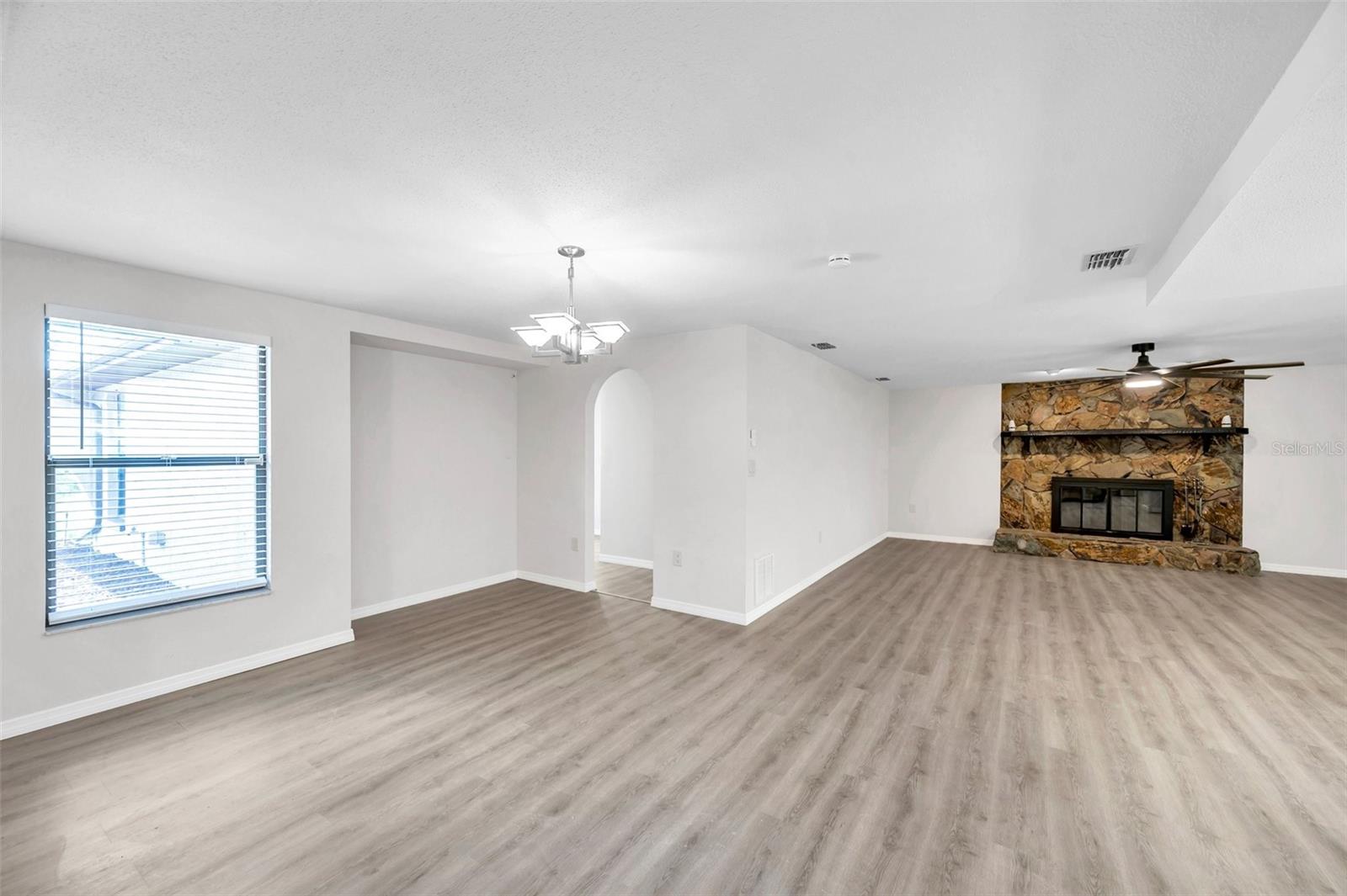 186 DAN RIVER DR