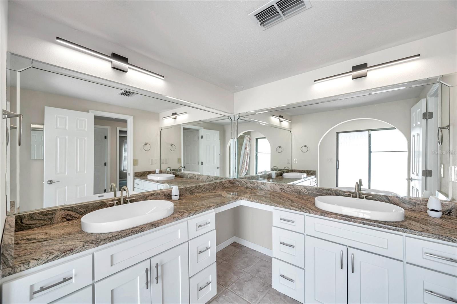 186 DAN RIVER DR