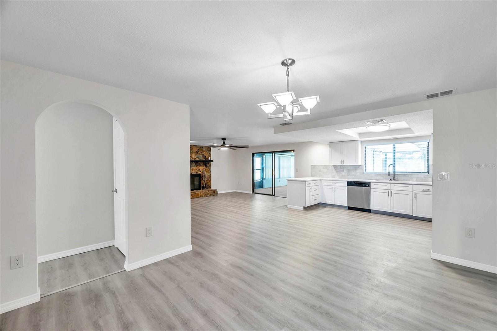 186 DAN RIVER DR