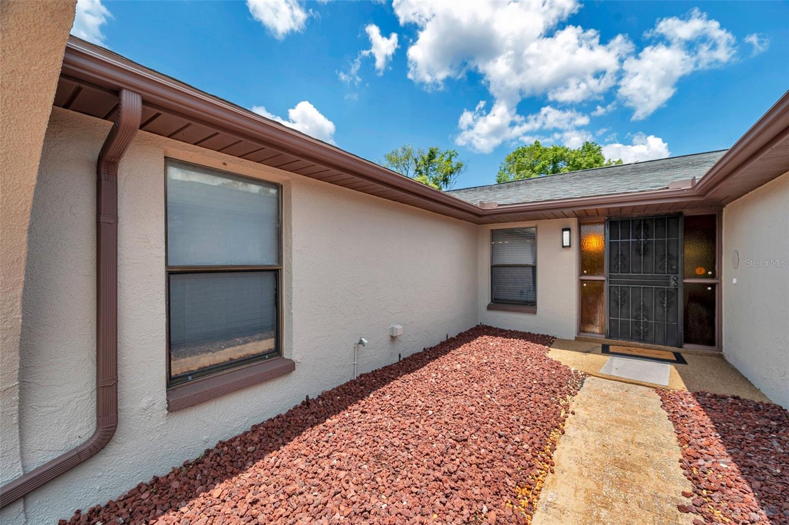 186 DAN RIVER DR