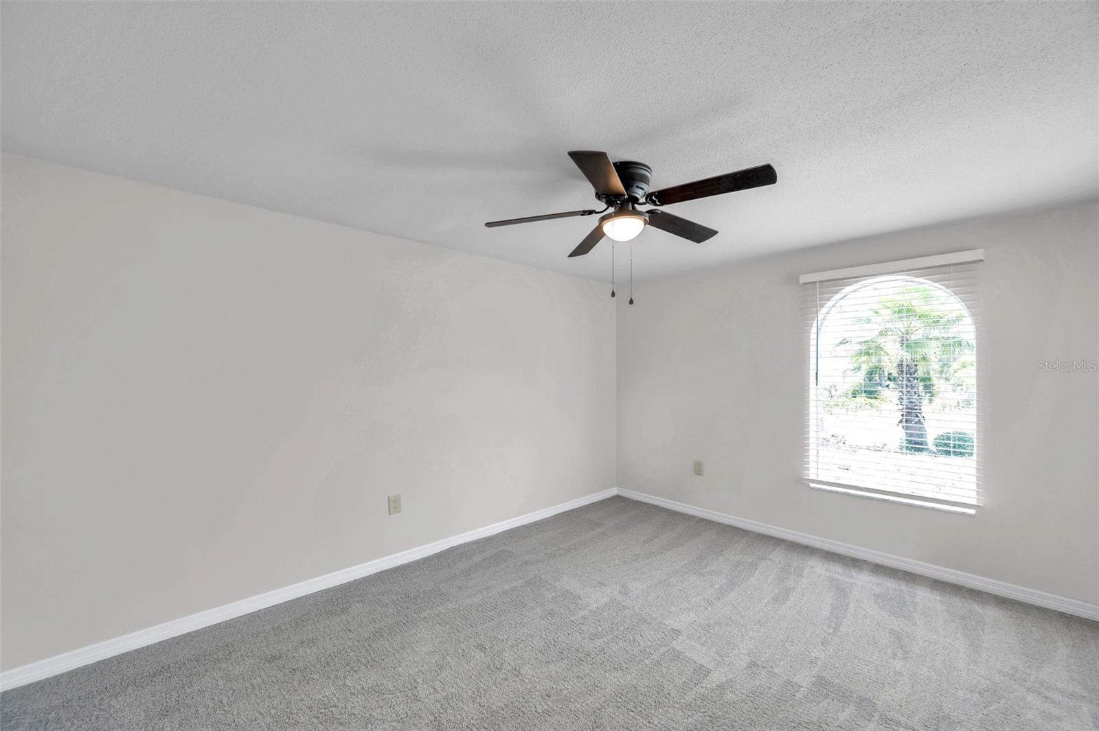 186 DAN RIVER DR