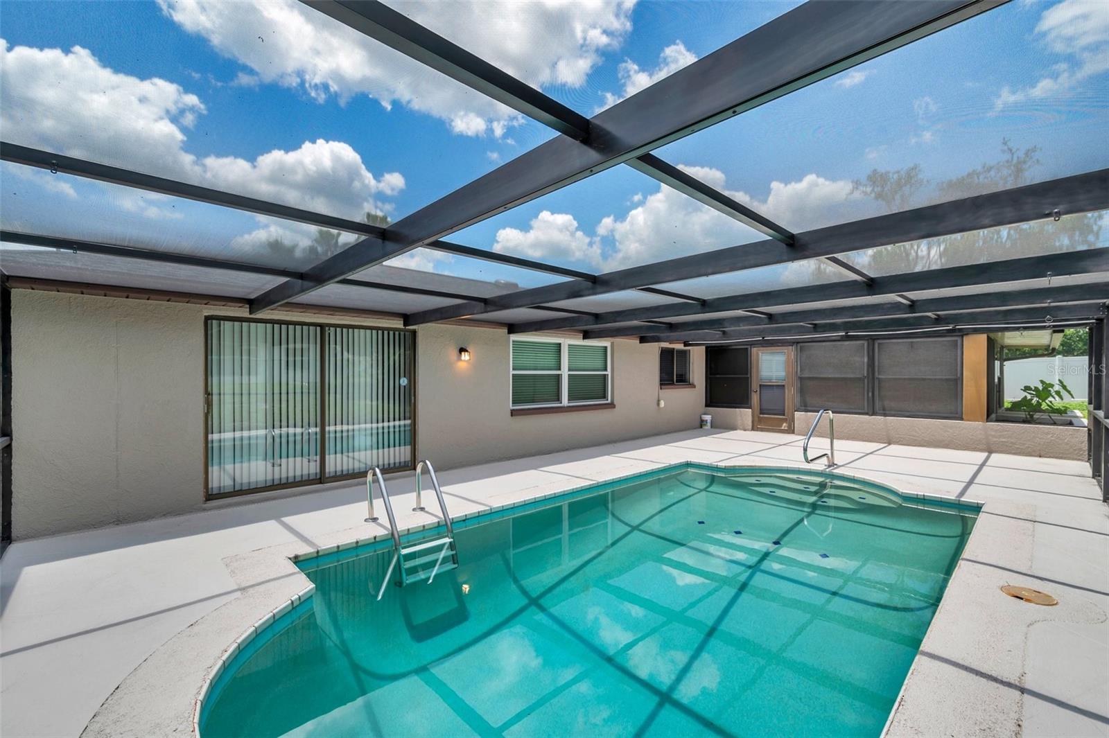 186 DAN RIVER DR