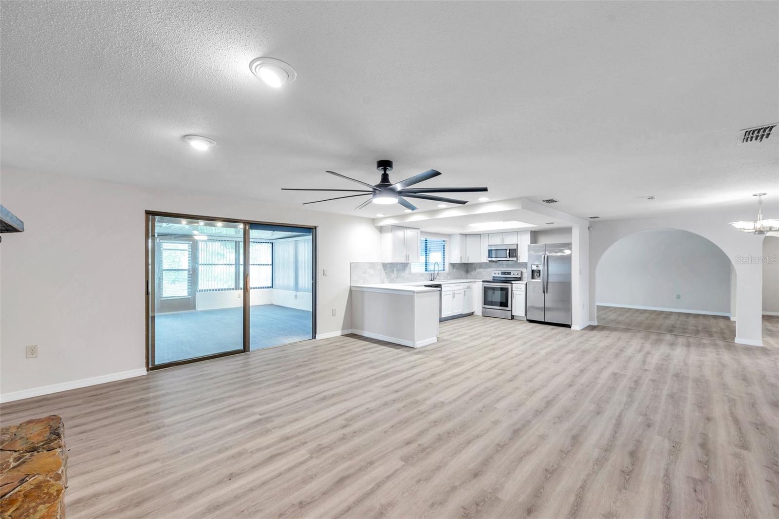 186 DAN RIVER DR