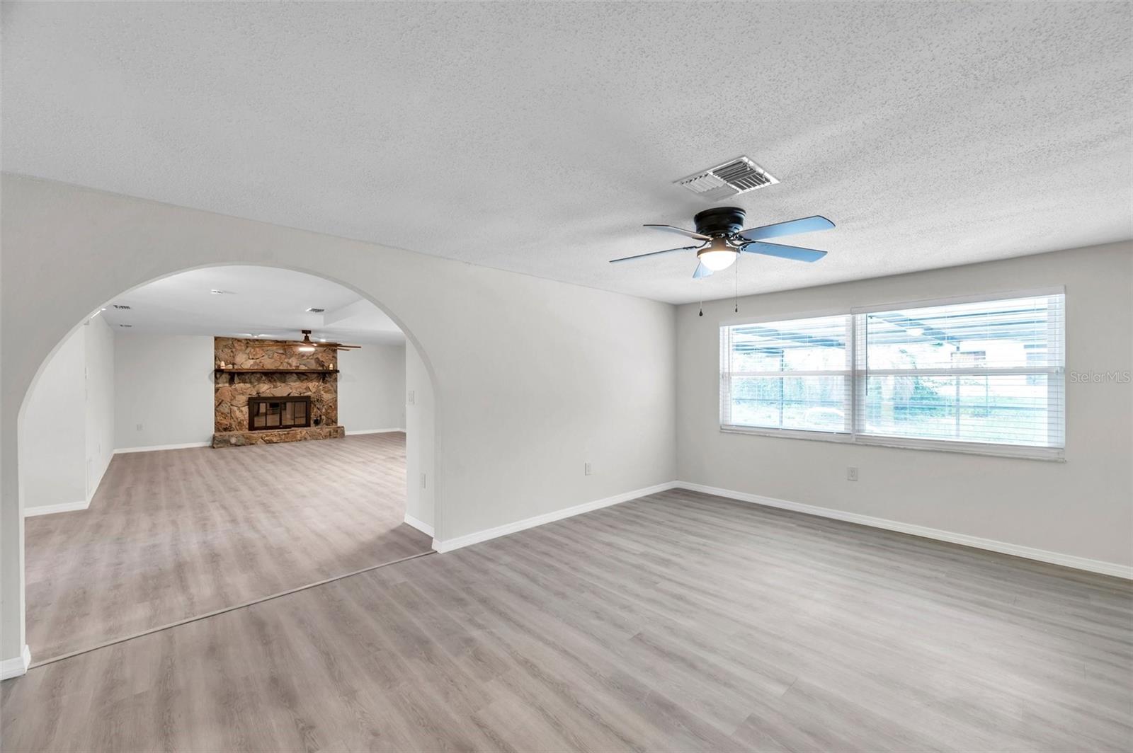 186 DAN RIVER DR