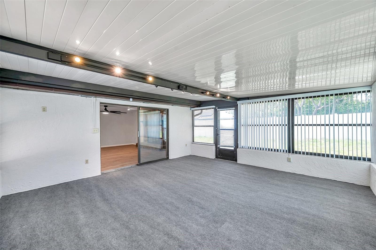 186 DAN RIVER DR