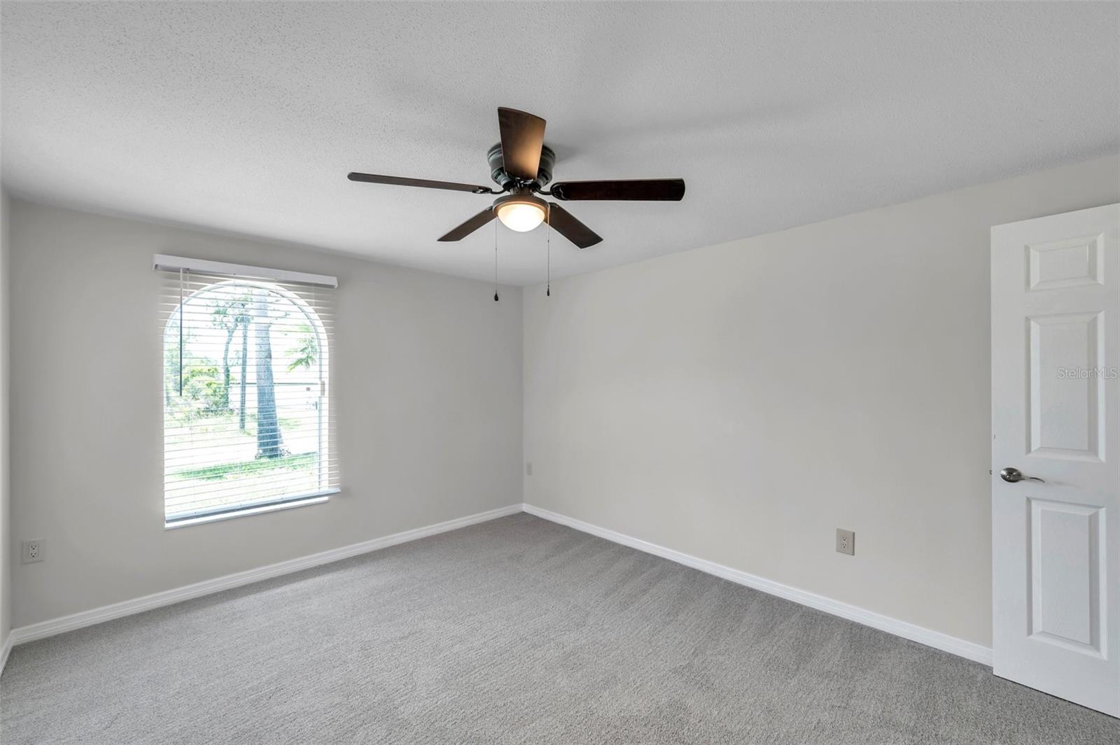 186 DAN RIVER DR