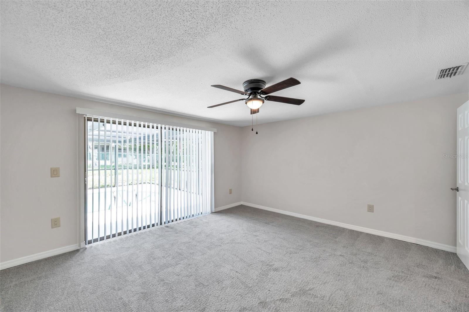 186 DAN RIVER DR