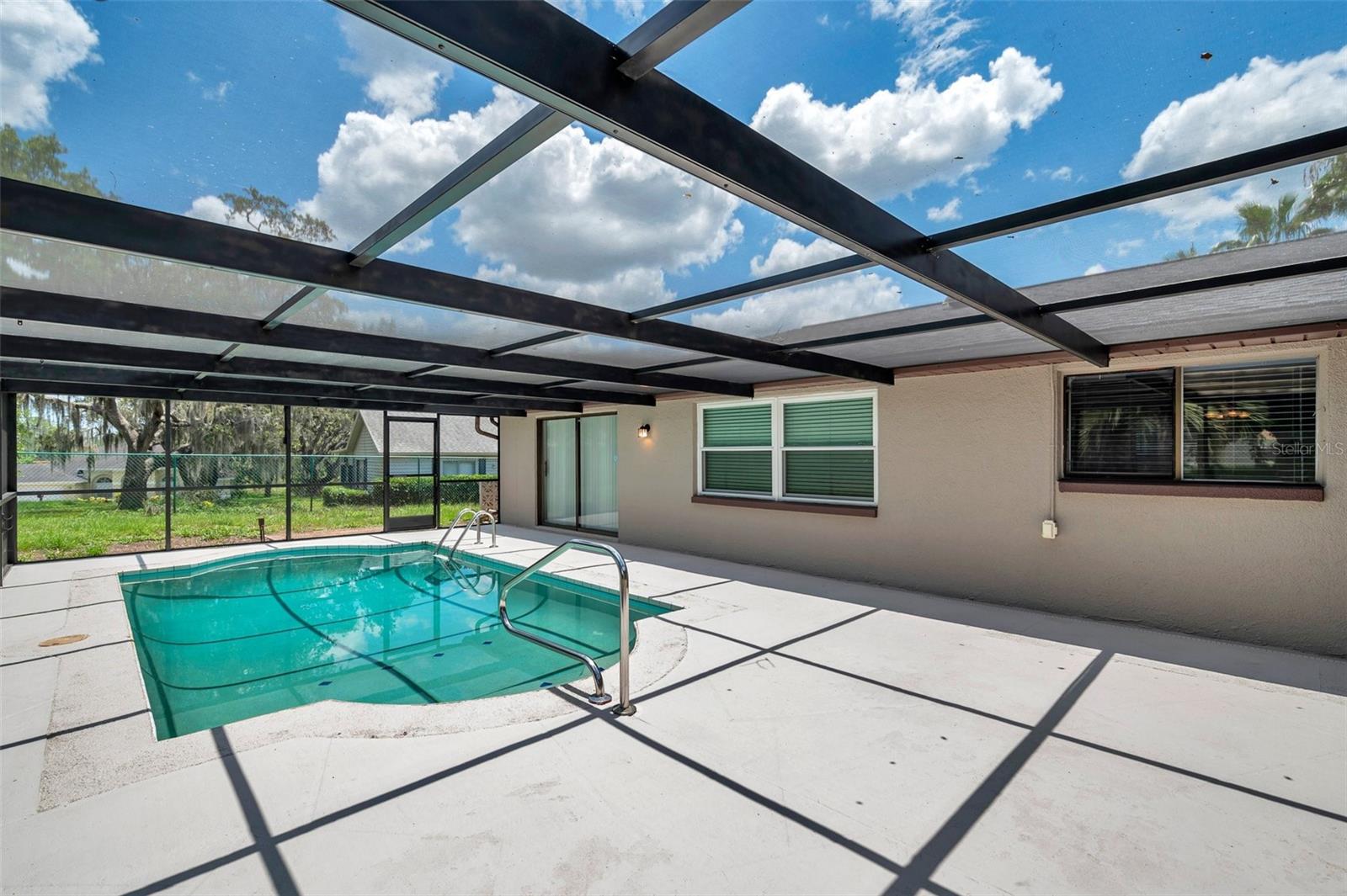 186 DAN RIVER DR