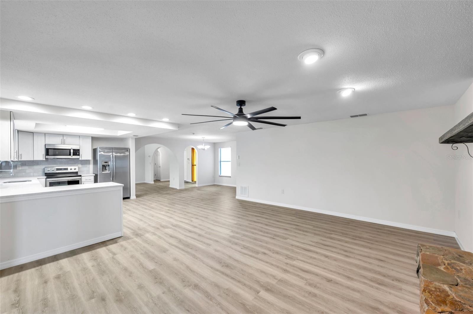 186 DAN RIVER DR