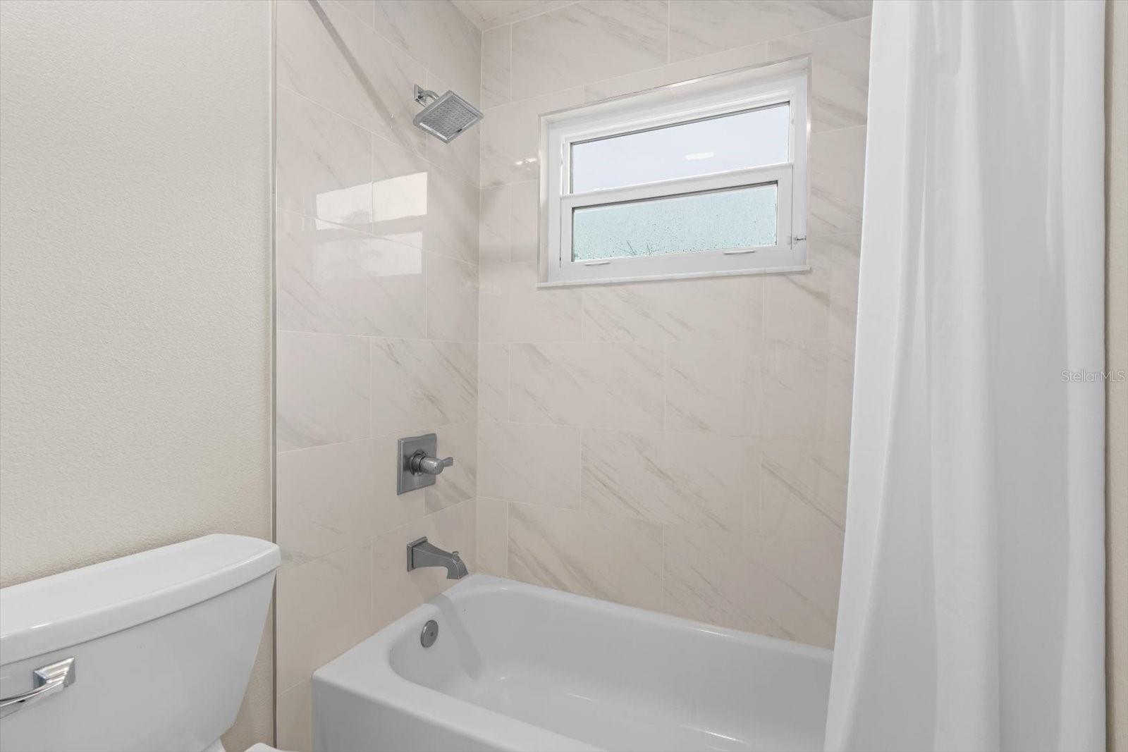 1300 WYNDHAM LAKES DR