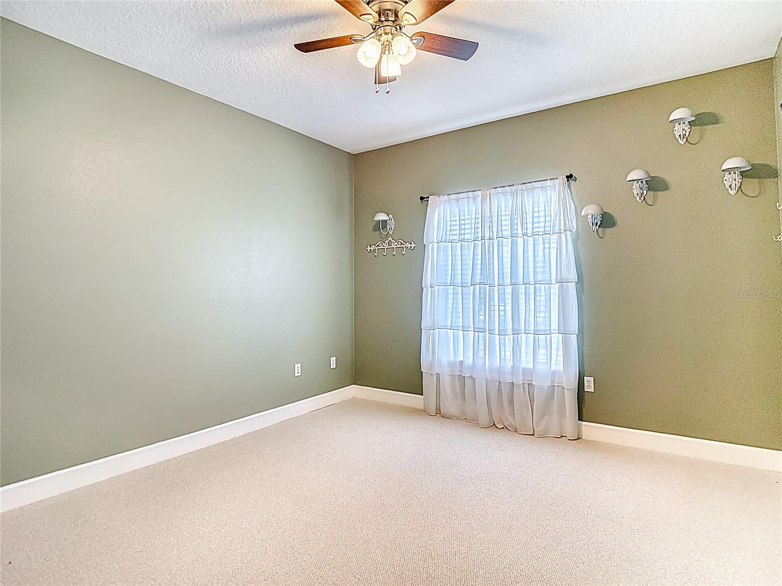 19107 2ND CT NW