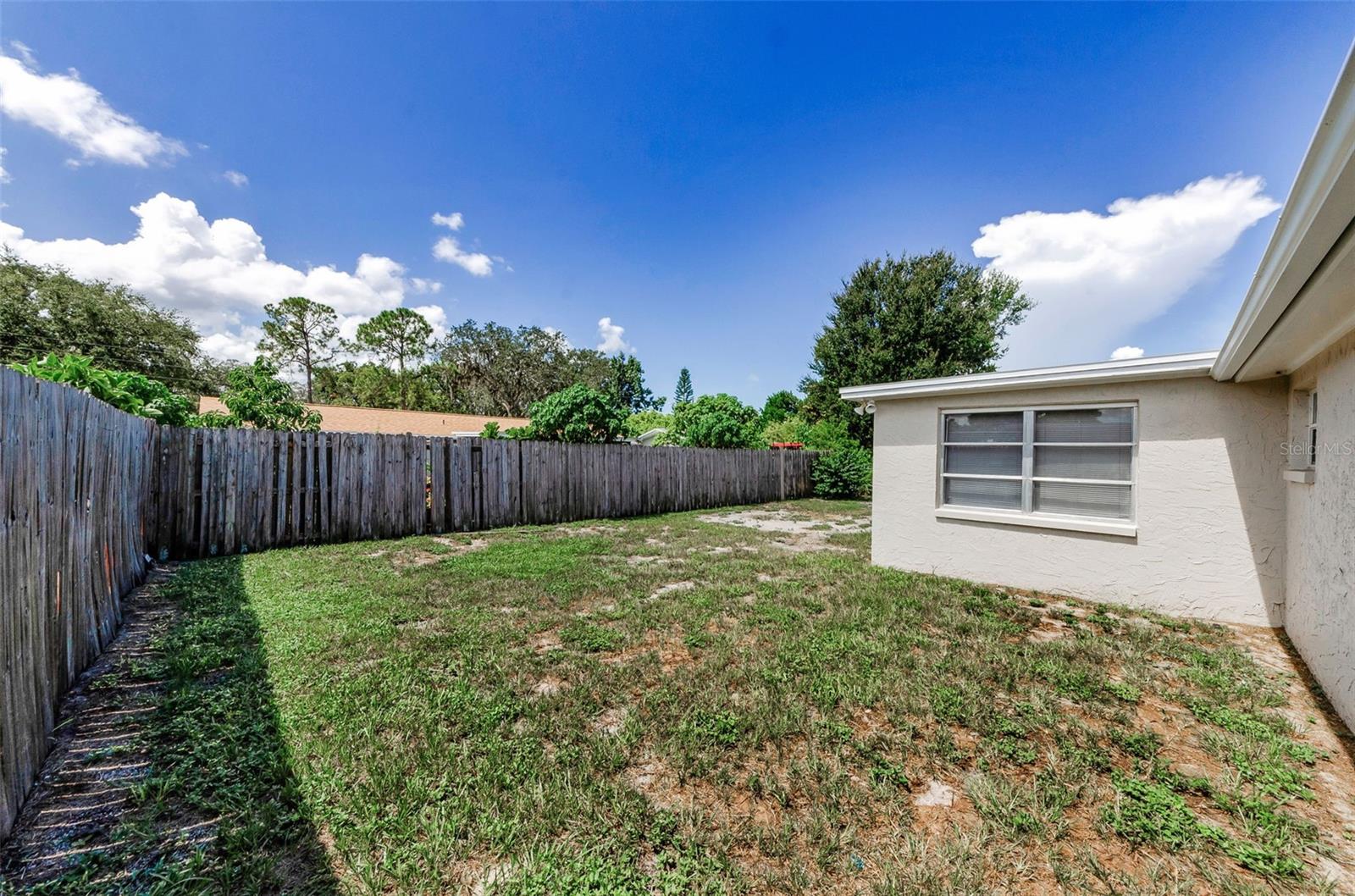 5240 BOB WHITE DR