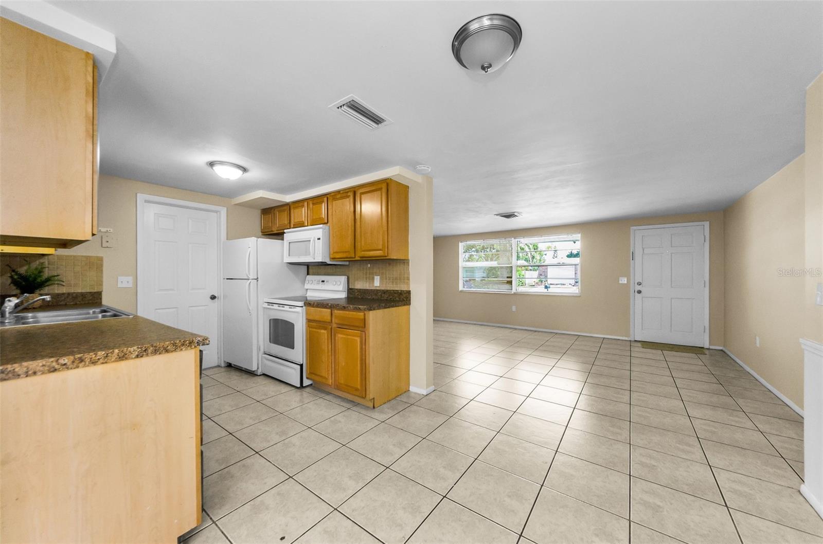5240 BOB WHITE DR