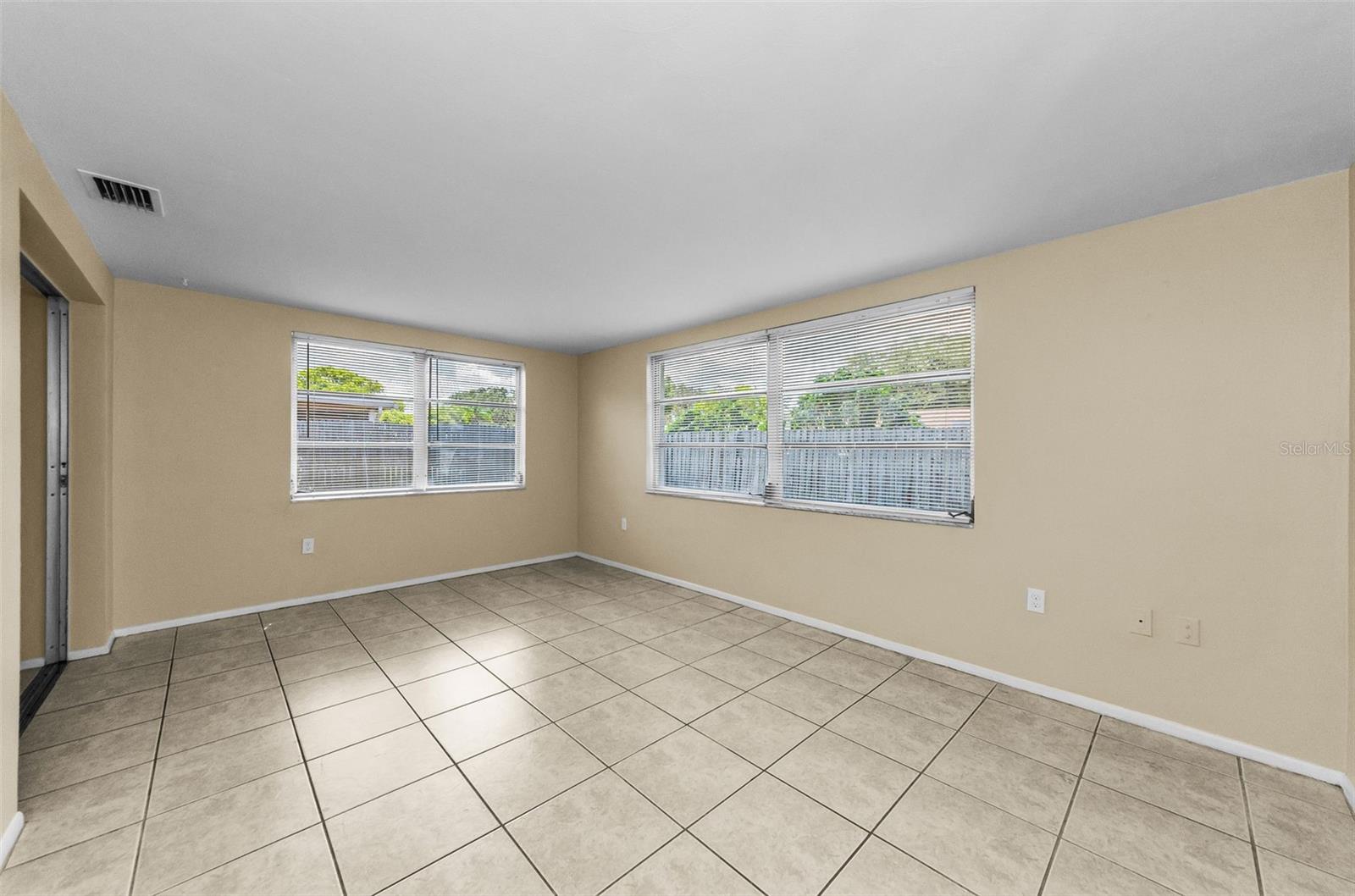 5240 BOB WHITE DR