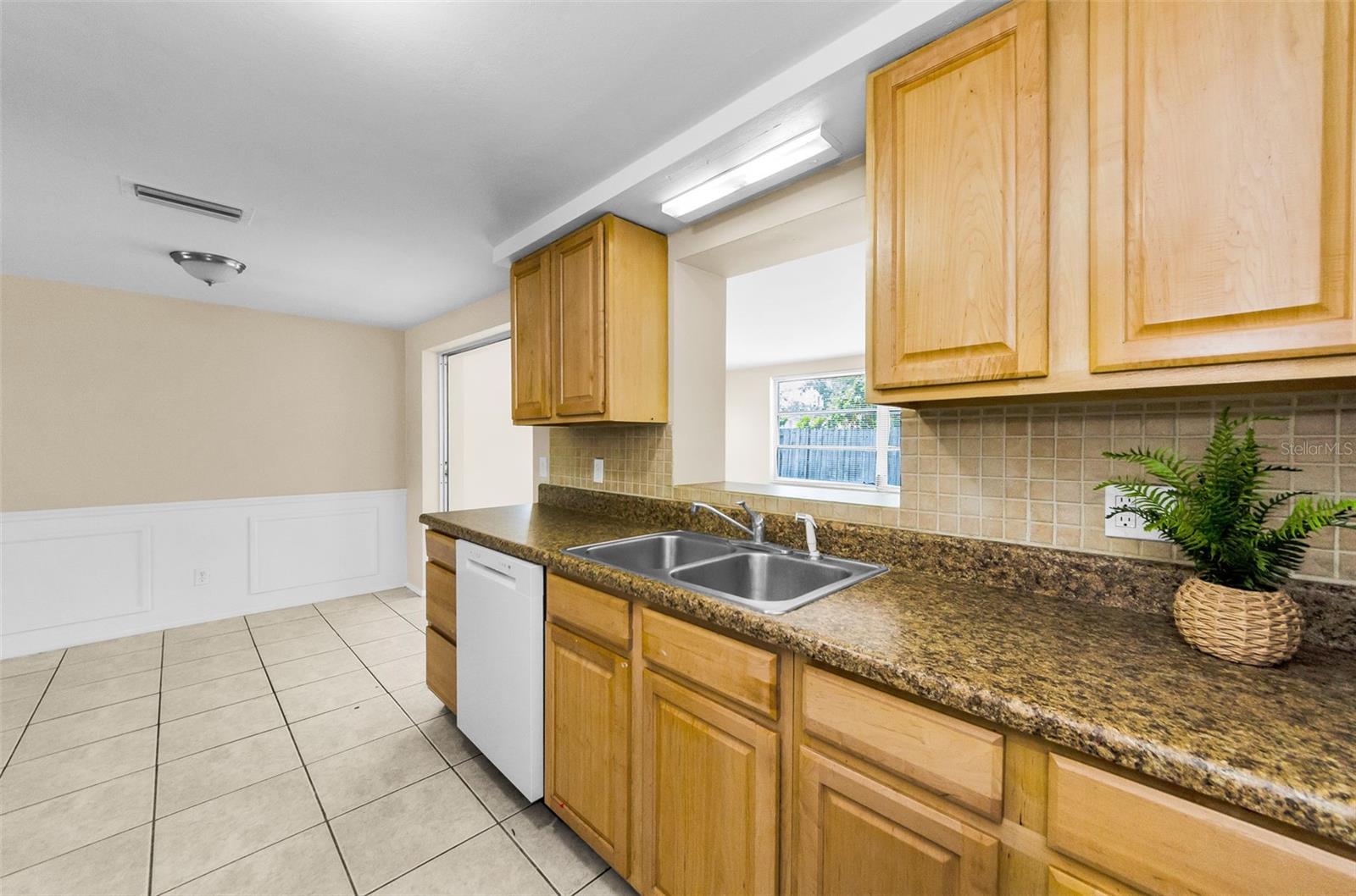 5240 BOB WHITE DR