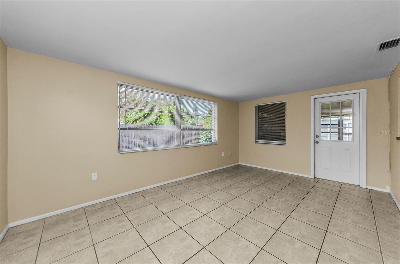 5240 BOB WHITE DR