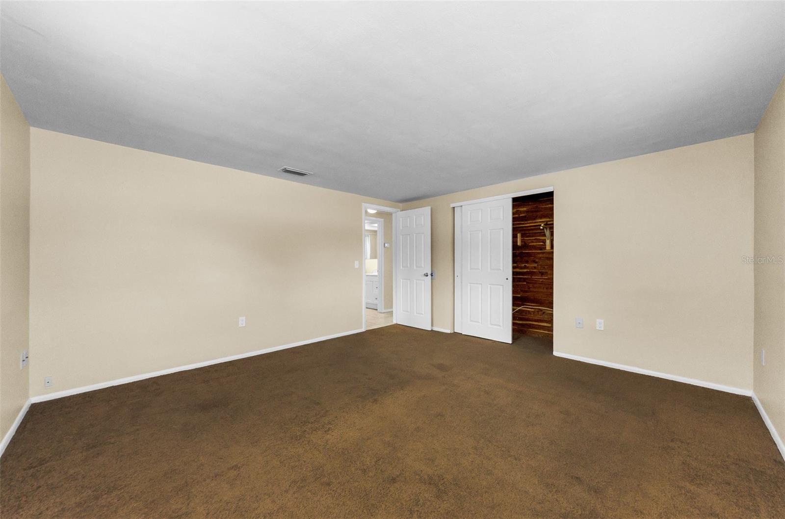 5240 BOB WHITE DR