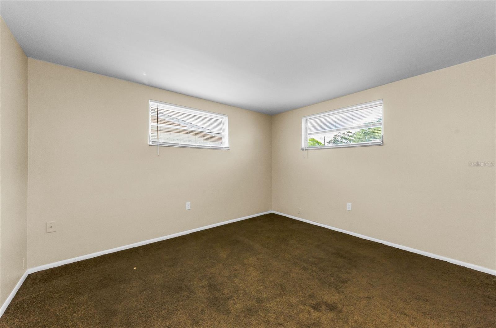5240 BOB WHITE DR