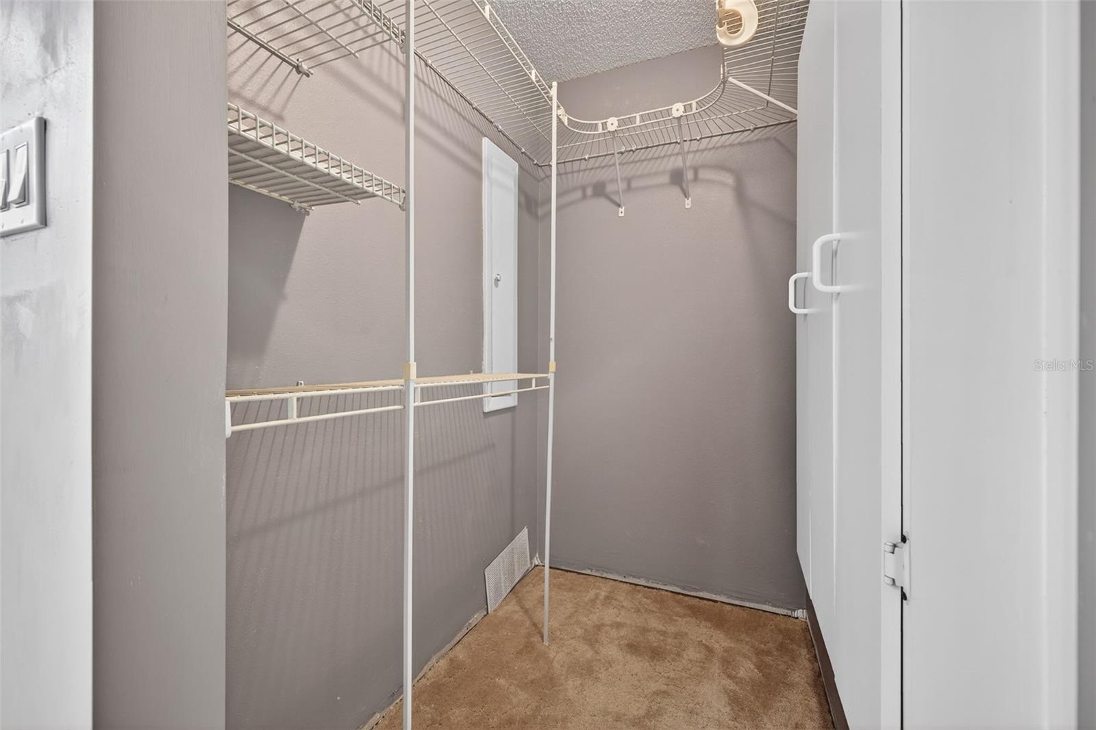 2753 OAK BEND CT