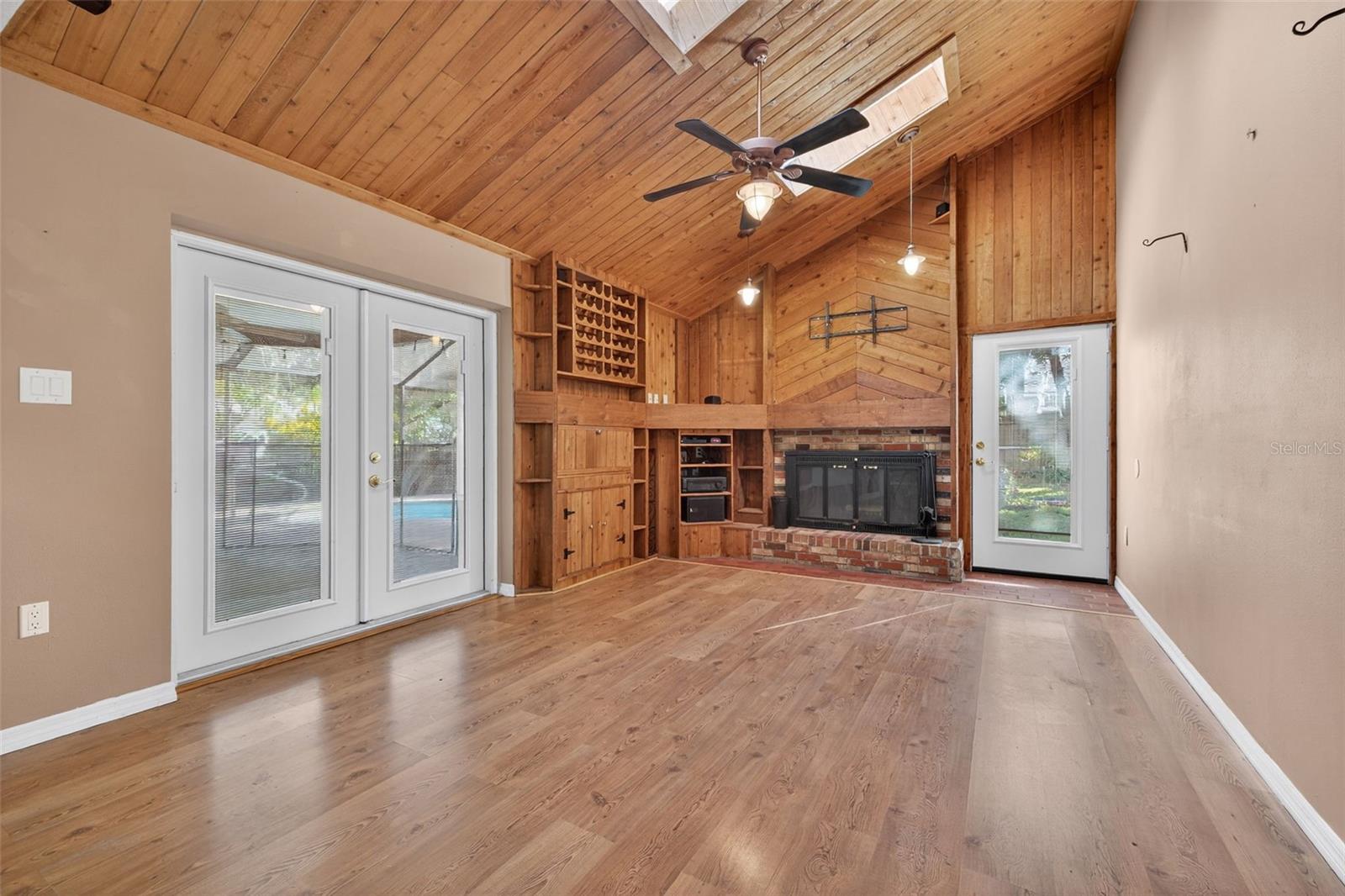 2753 OAK BEND CT