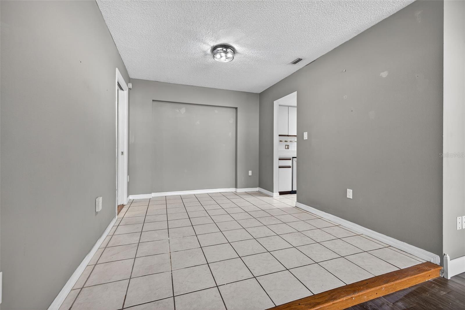 2753 OAK BEND CT