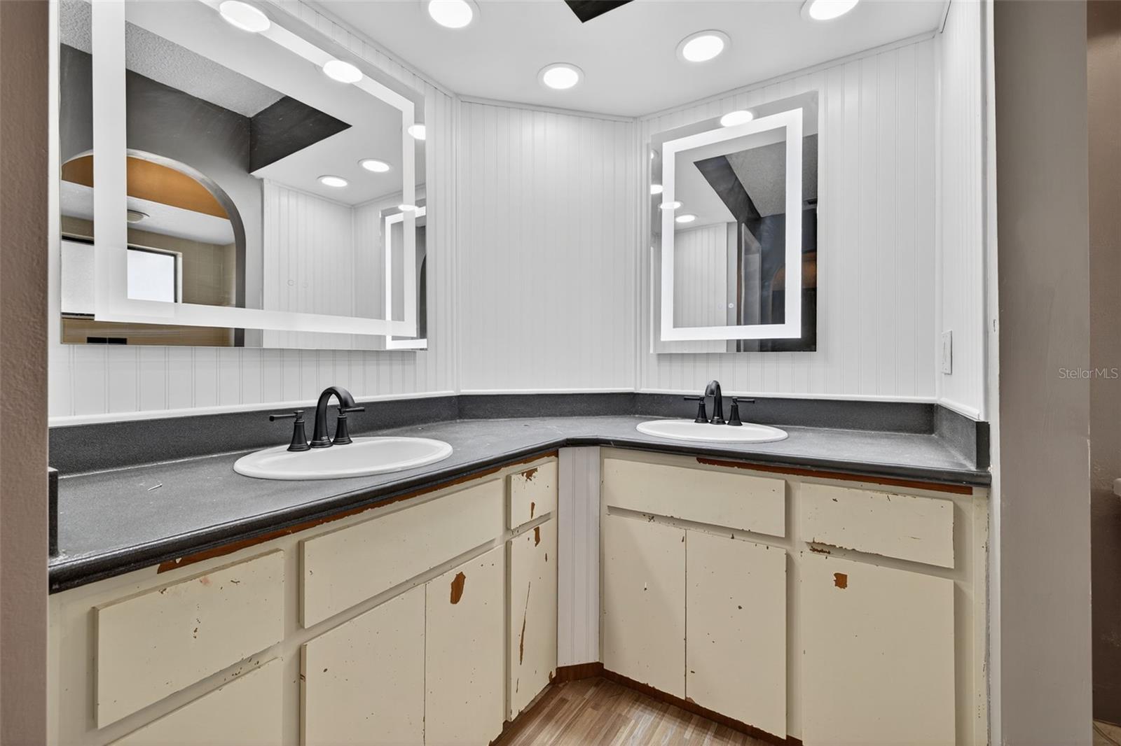 2753 OAK BEND CT