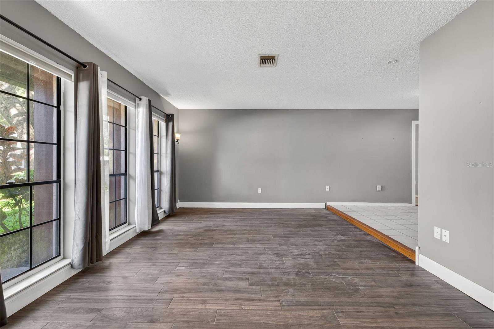 2753 OAK BEND CT
