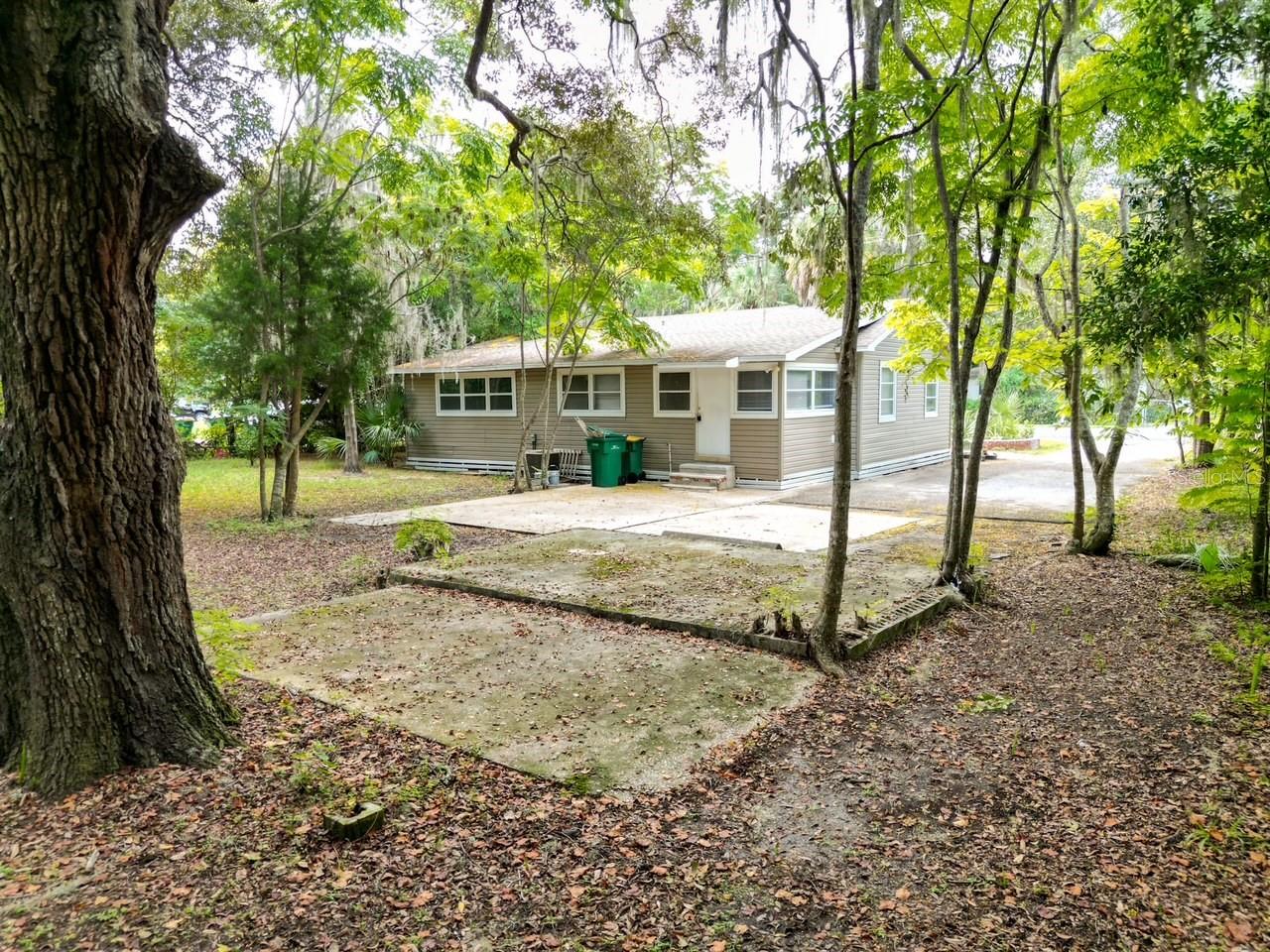 1006 LEROY BELLAMY RD