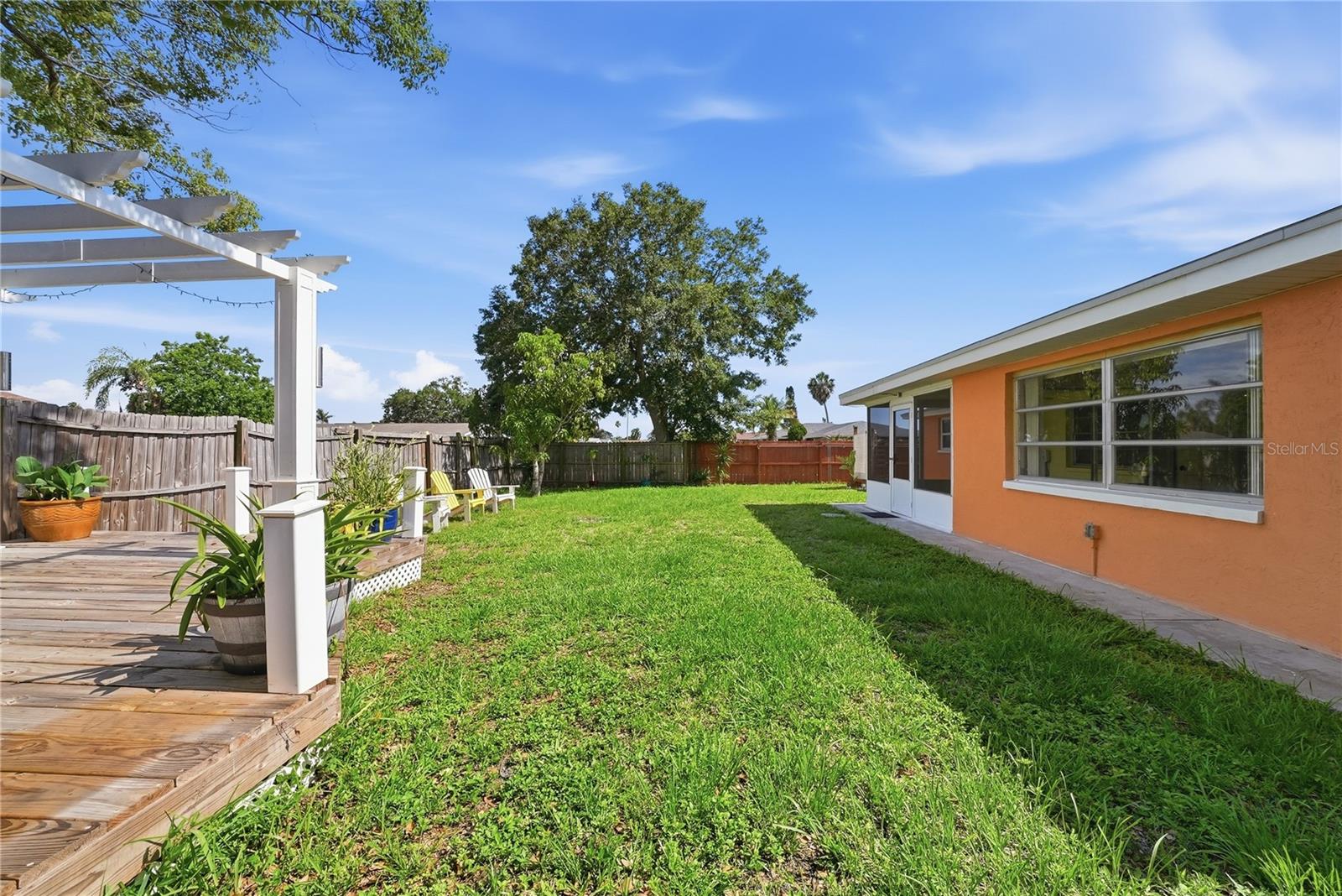 2704 LAWN PL