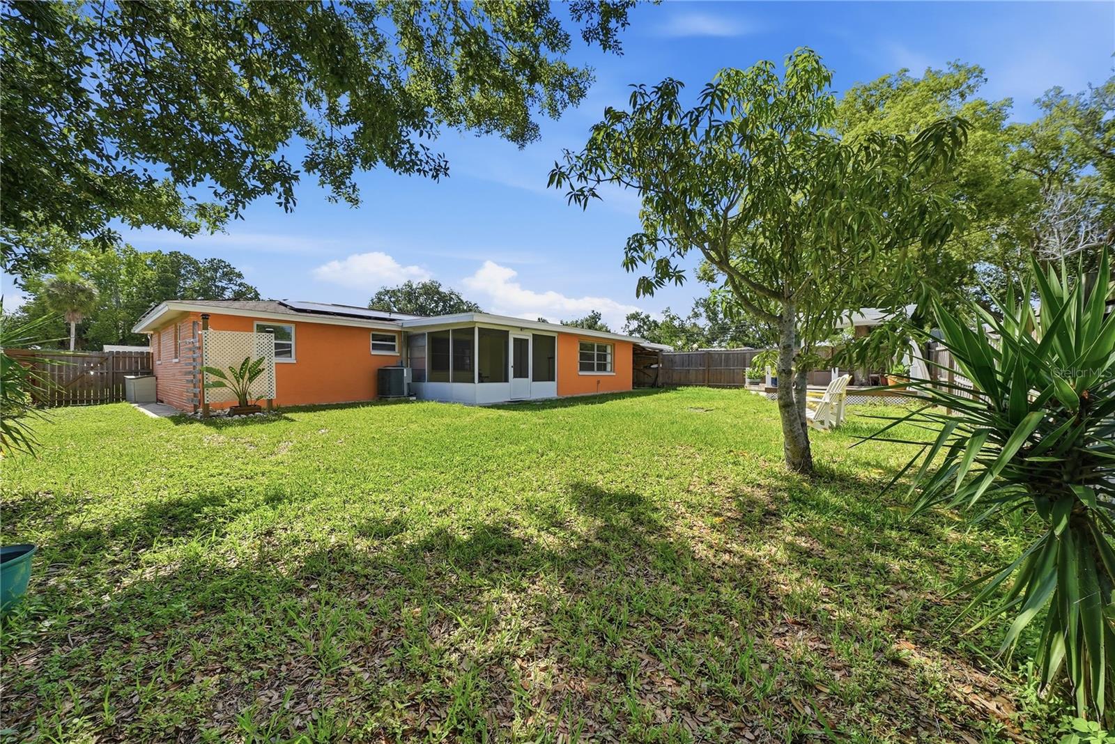 2704 LAWN PL