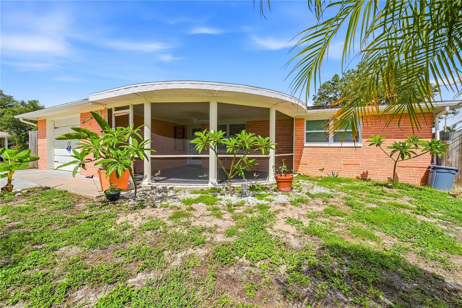2704 LAWN PL