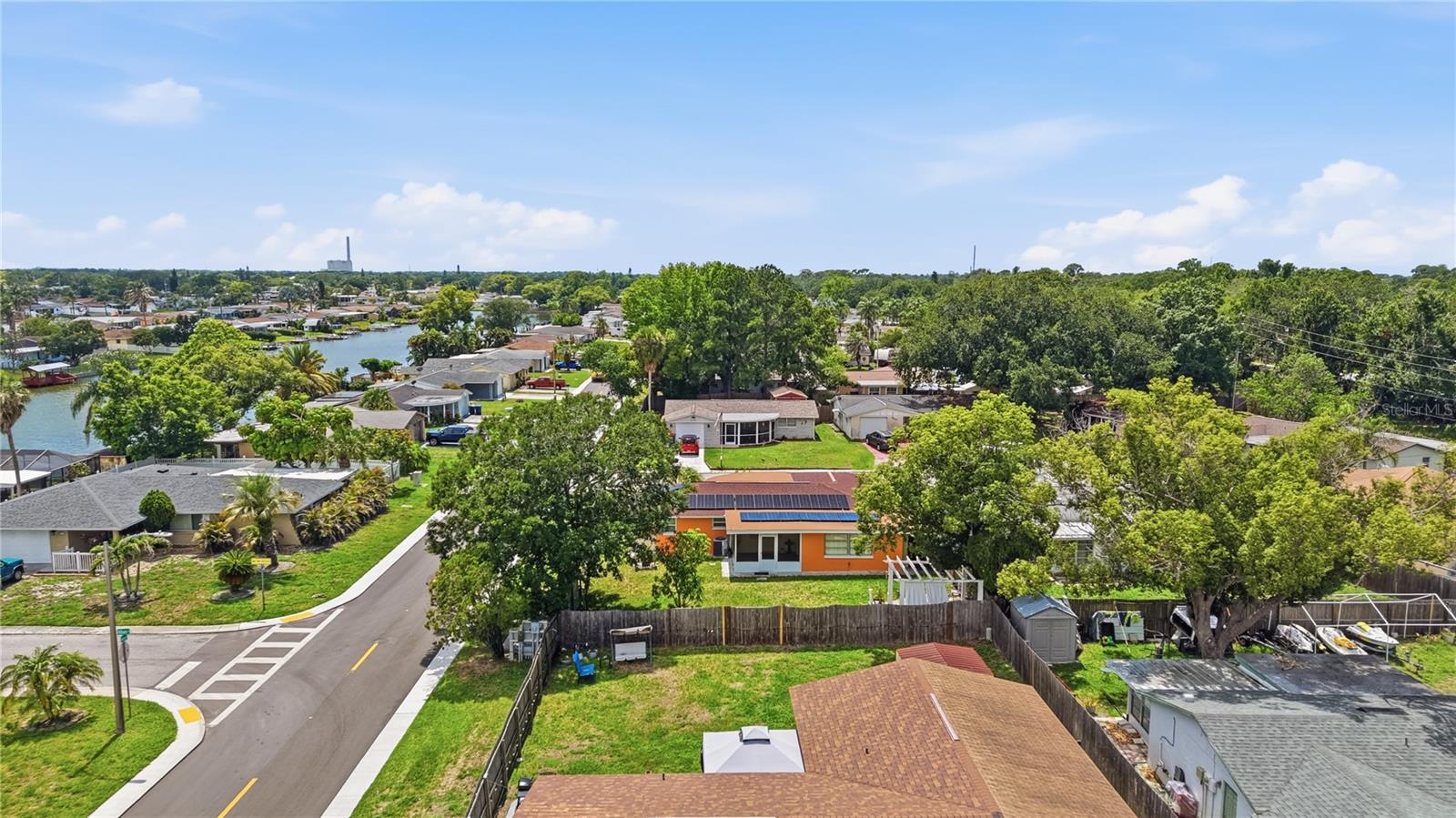 2704 LAWN PL