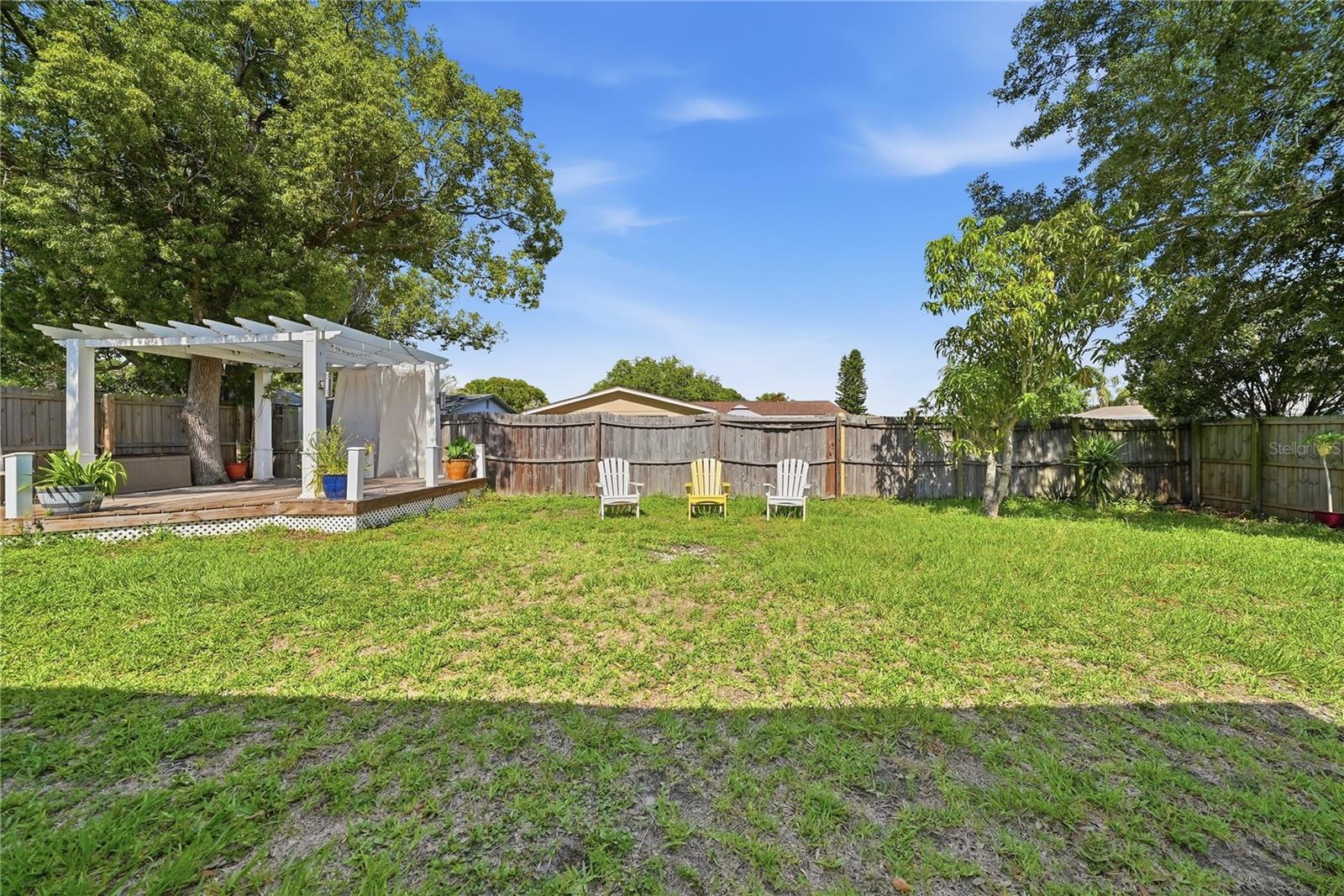 2704 LAWN PL