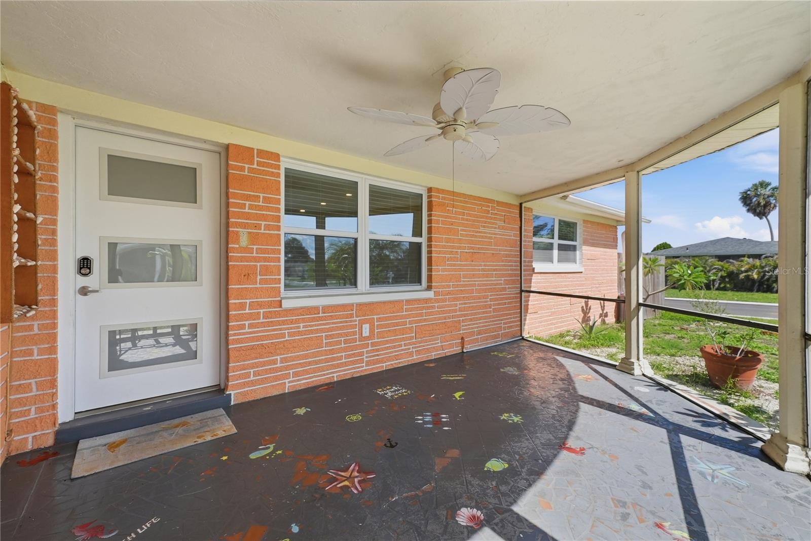 2704 LAWN PL