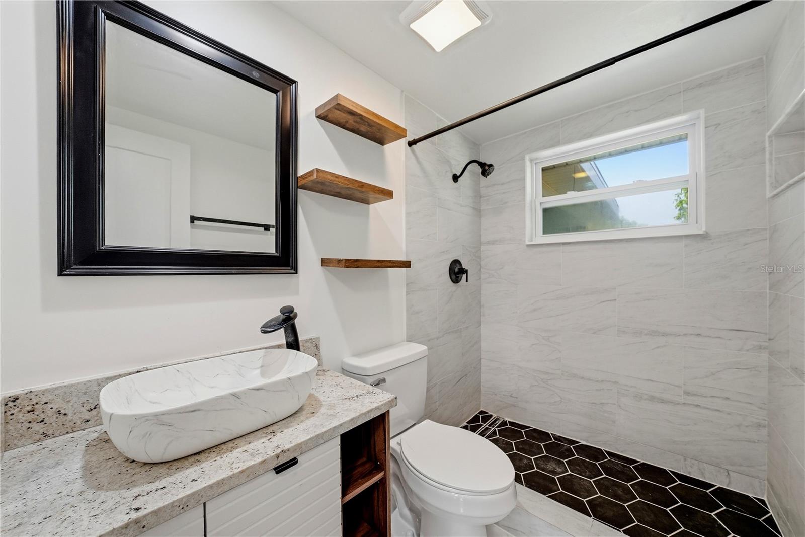 2704 LAWN PL