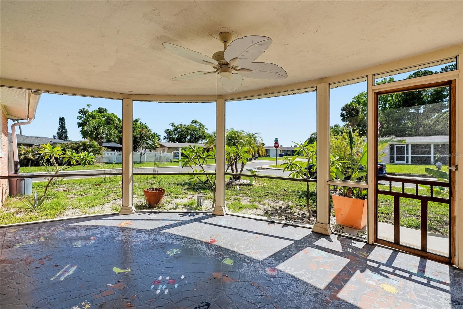 2704 LAWN PL