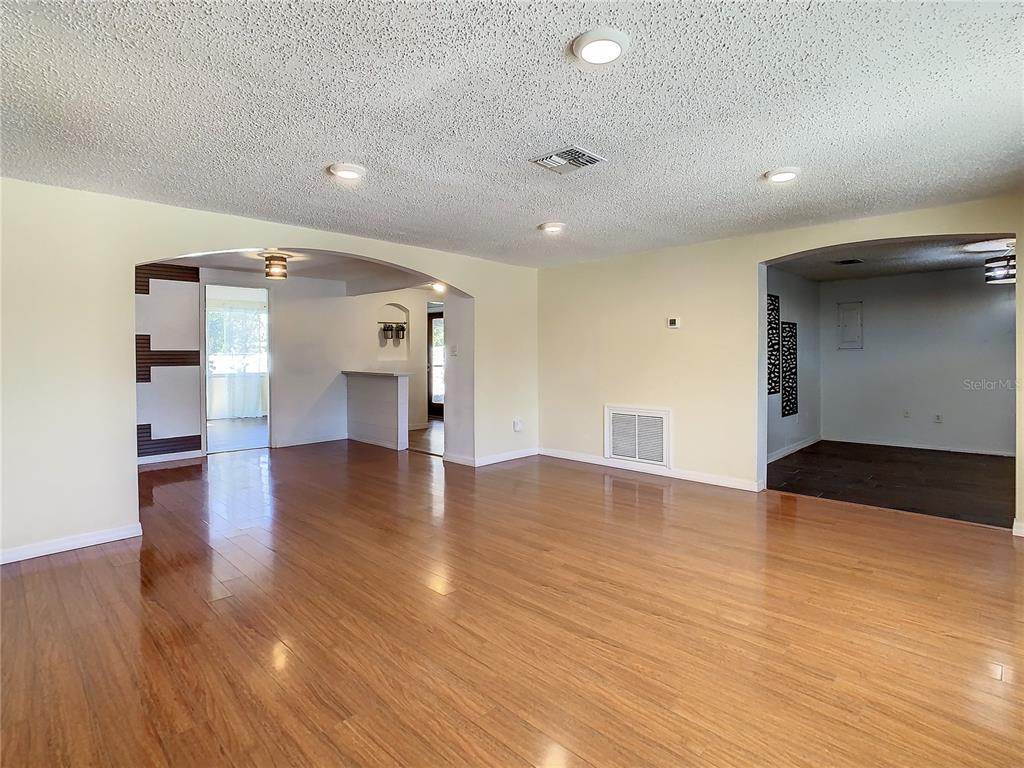 11605 NEWELL DRIVE
