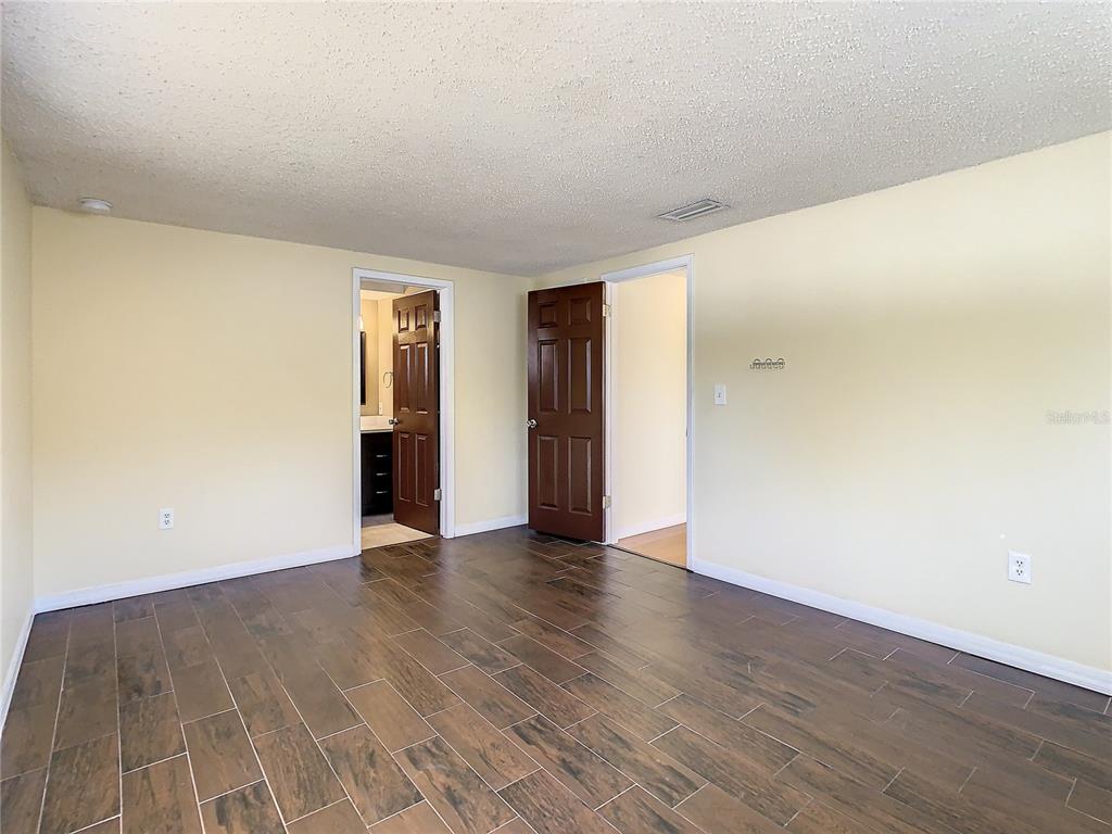 11605 NEWELL DRIVE
