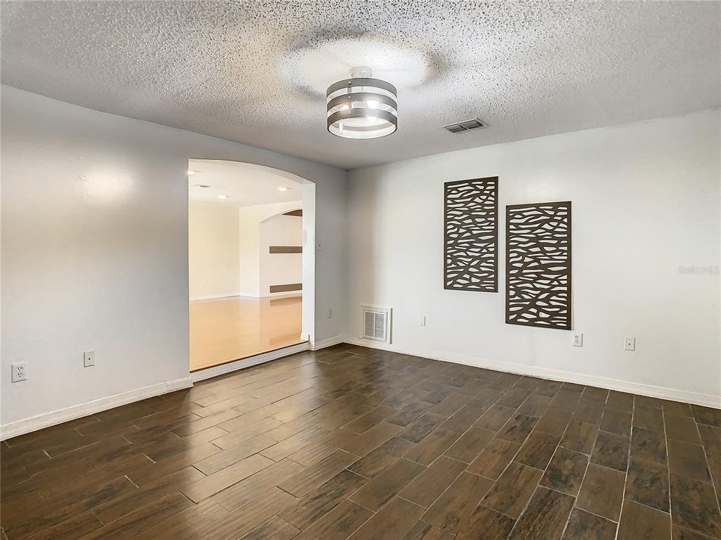 11605 NEWELL DRIVE