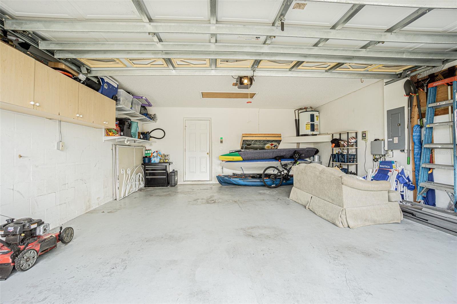 6336 HALIFAX DR