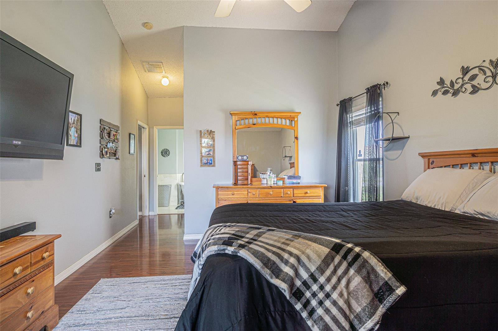 6336 HALIFAX DR