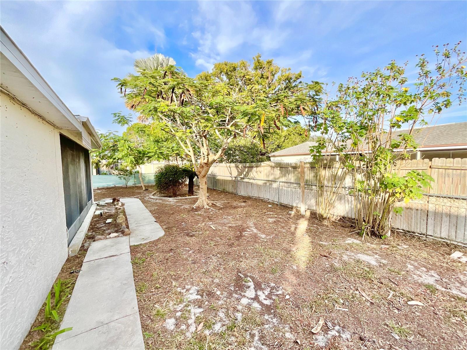 1132 GREENLEA DRIVE