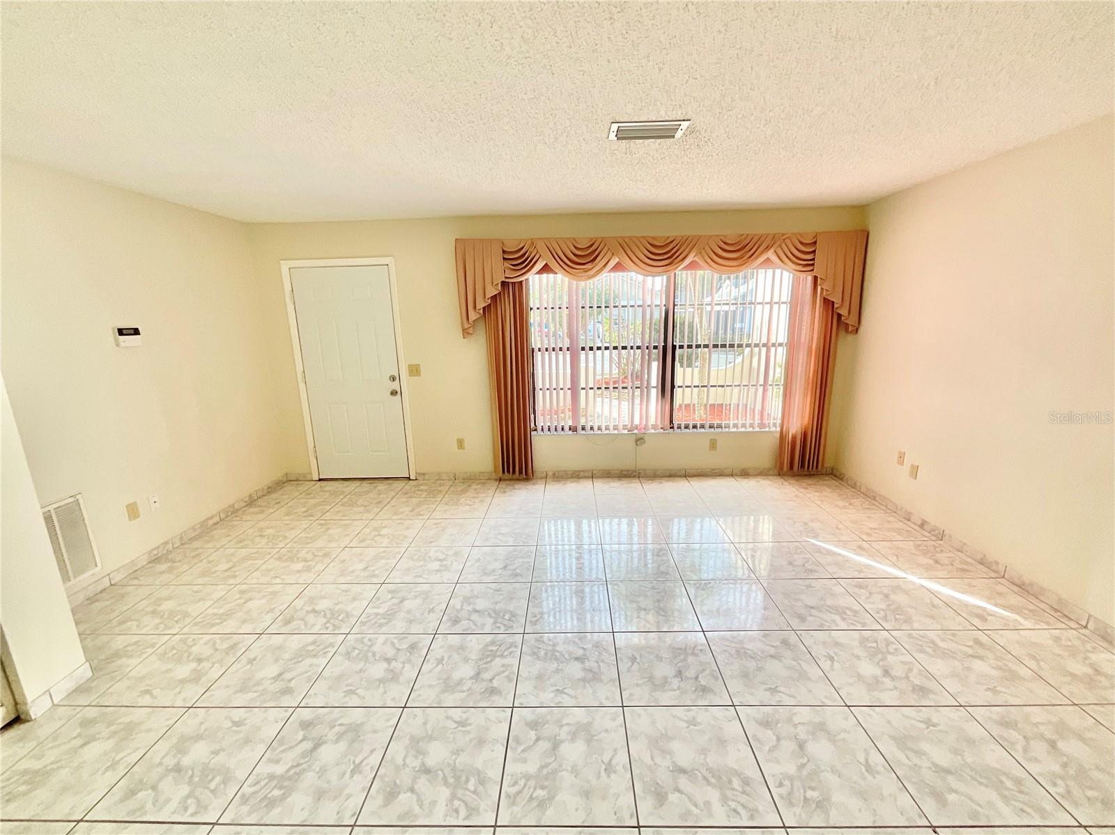 1132 GREENLEA DRIVE