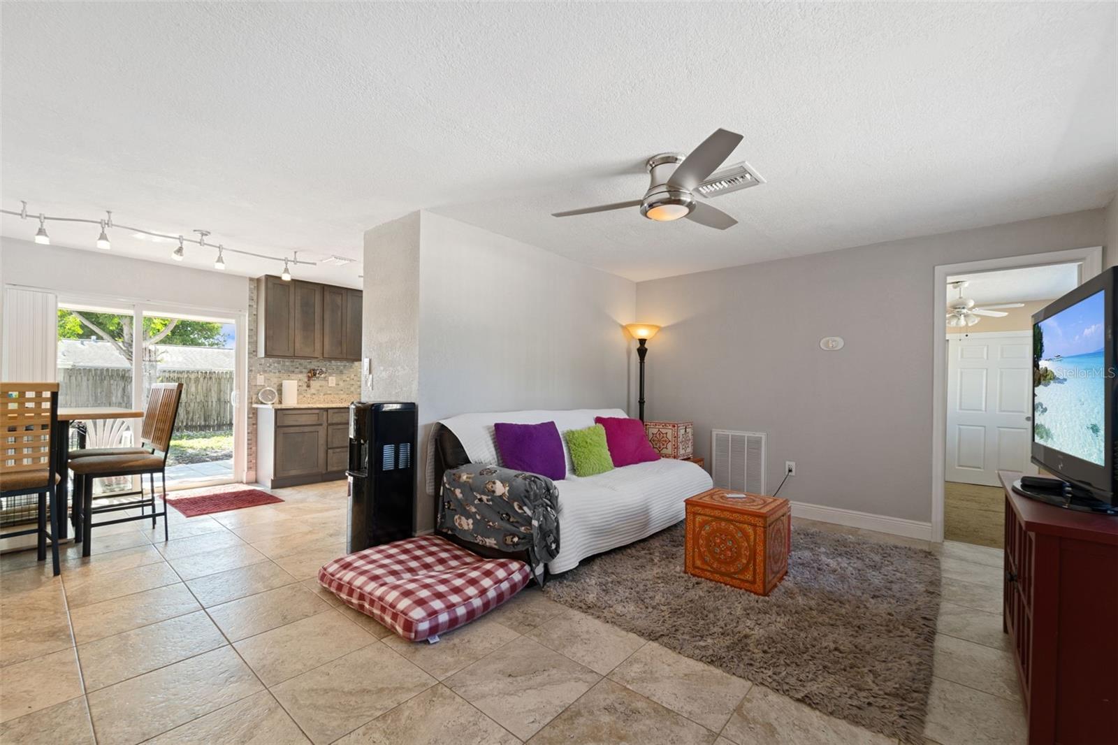 8753 SAINT REGIS LN